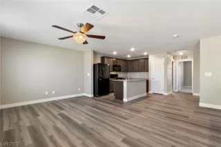 Photo #5: 2496341 Listing 