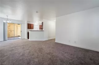 Photo #4: 2496348 Listing 