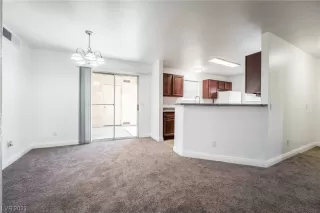 Photo #5: 2496348 Listing 