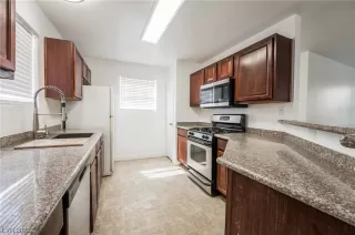 Photo #6: 2496348 Listing 