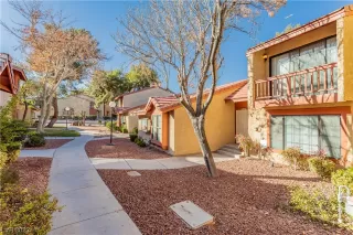 Photo #4: 2496365 Listing