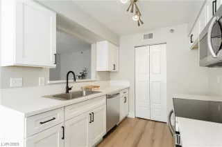 Photo #4: 2496367 Listing 