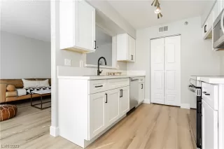 Photo #6: 2496367 Listing 