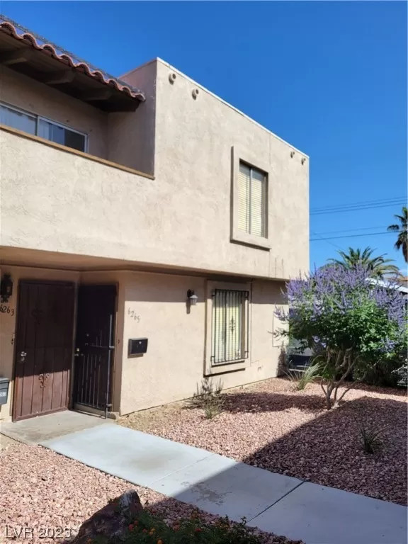 MLS: 2496368 Condo For Sale