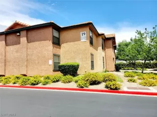 Photo #2: 2496401 Listing 