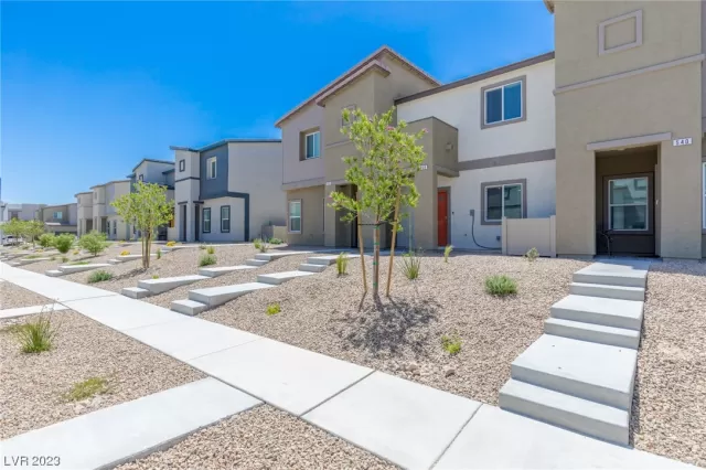 MLS: 2496403 Condo For Sale