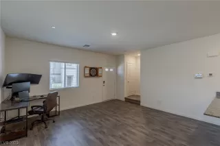 Photo #6: 2496403 Listing