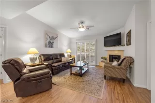 Photo #2: 2496427 Listing