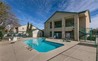 Photo #6: 2496437 Listing 