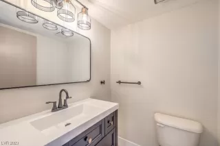 Photo #4: 2496449 Listing