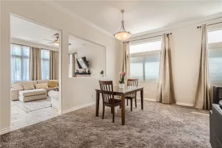 Photo #4: 2496453 Listing