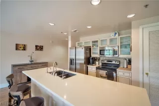 Photo #2: 2496464 Listing 