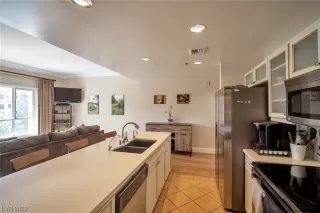 Photo #3: 2496464 Listing 