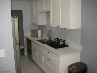 Photo #2: 2496473 Listing