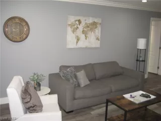 Photo #6: 2496473 Listing