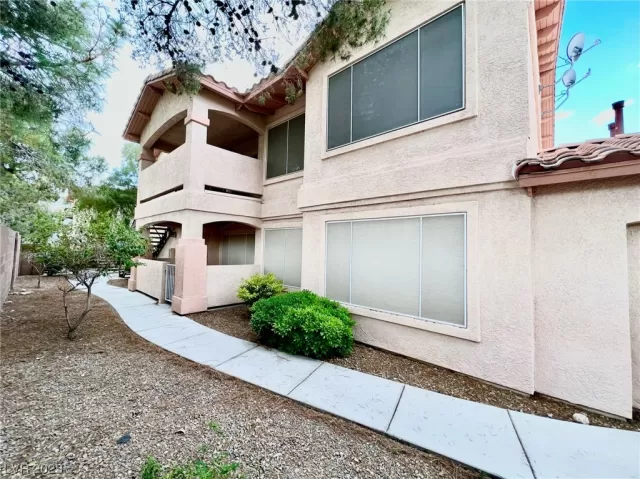 MLS: 2496482 Condo For Sale