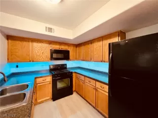 Photo #2: 2496482 Listing 