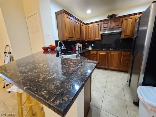 MLS: 2496490 Condo For Sale