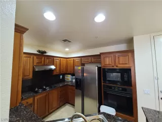 Photo #1: 2496490 Listing 