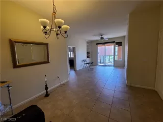 Photo #3: 2496490 Listing 