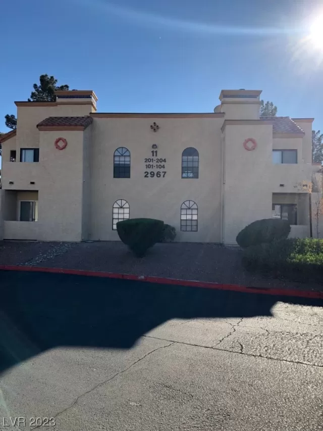 MLS: 2496494 Condo For Sale