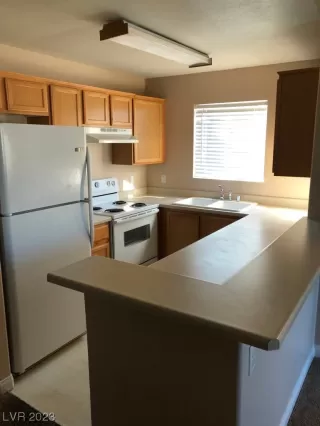 Photo #3: 2496494 Listing 