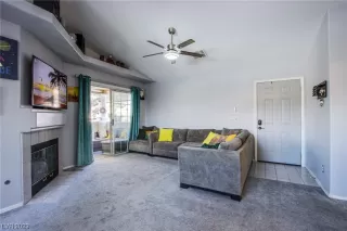 Photo #5: 2496506 Listing