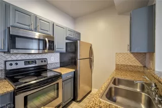 Photo #5: 2496580 Listing 
