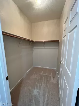 Photo #6: 2496583 Listing 