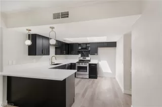 Photo #1: 2496591 Listing