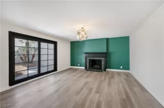 Photo #2: 2496591 Listing