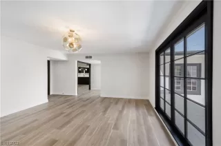 Photo #3: 2496591 Listing