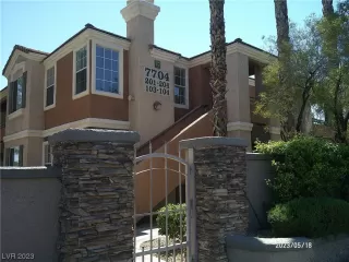 Photo #2: 2496595 Listing