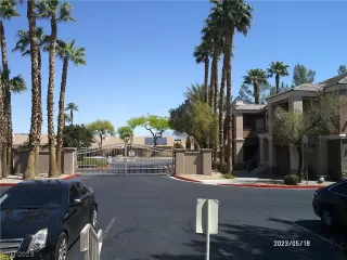 Photo #3: 2496595 Listing