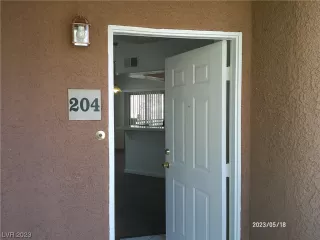 Photo #6: 2496595 Listing