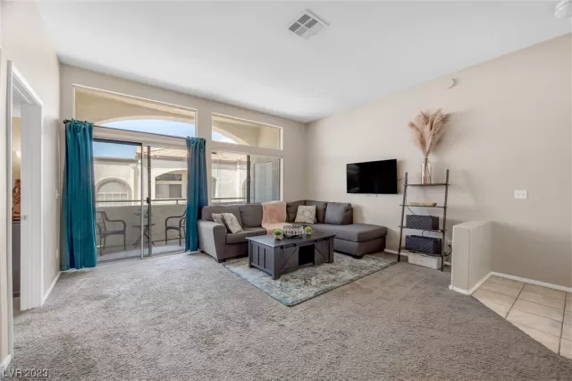 MLS: 2496625 Condo For Sale