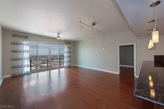 Photo #1: 2496632 Listing 