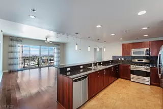 Photo #3: 2496632 Listing 