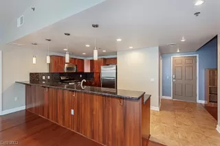Photo #4: 2496632 Listing 