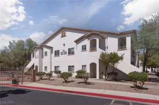 Photo #4: 2496633 Listing 