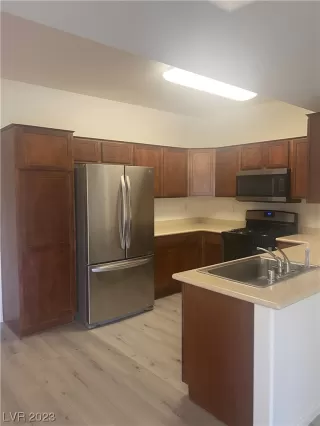 Photo #3: 2496640 Listing 