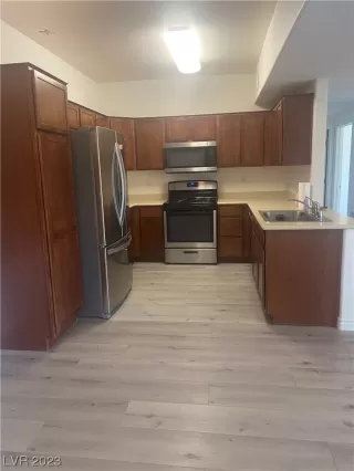 Photo #6: 2496640 Listing 