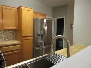 Photo #5: 2496653 Listing 