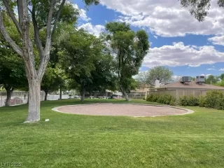 Photo #2: 2496684 Listing