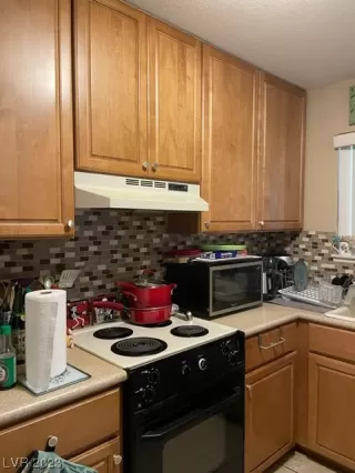 Photo #5: 2496684 Listing