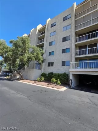 Photo #1: 2496686 Listing