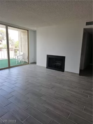 Photo #2: 2496686 Listing