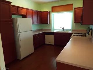 Photo #3: 2496689 Listing 