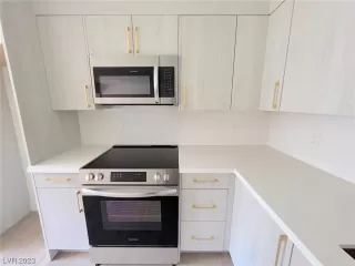 Photo #2: 2496715 Listing