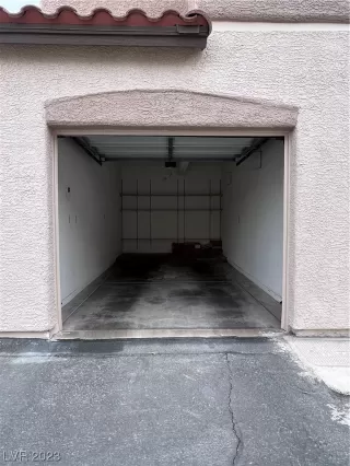 Photo #2: 2496719 Listing 